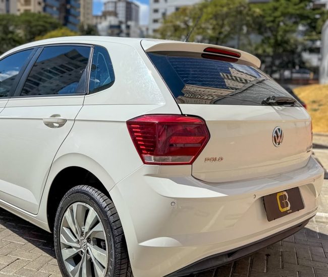 🚘GB Motors apresenta-Marca- VolkswagenModelo- PoloVersão- Comfortline 200 TSICor- BrancoAno- 20 (1)